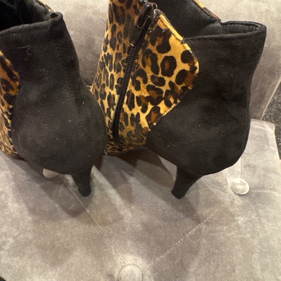 Leopard  faux suede bootie. - Picture 4 of 5